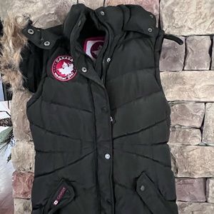 Canada Weather Gear puffy vest